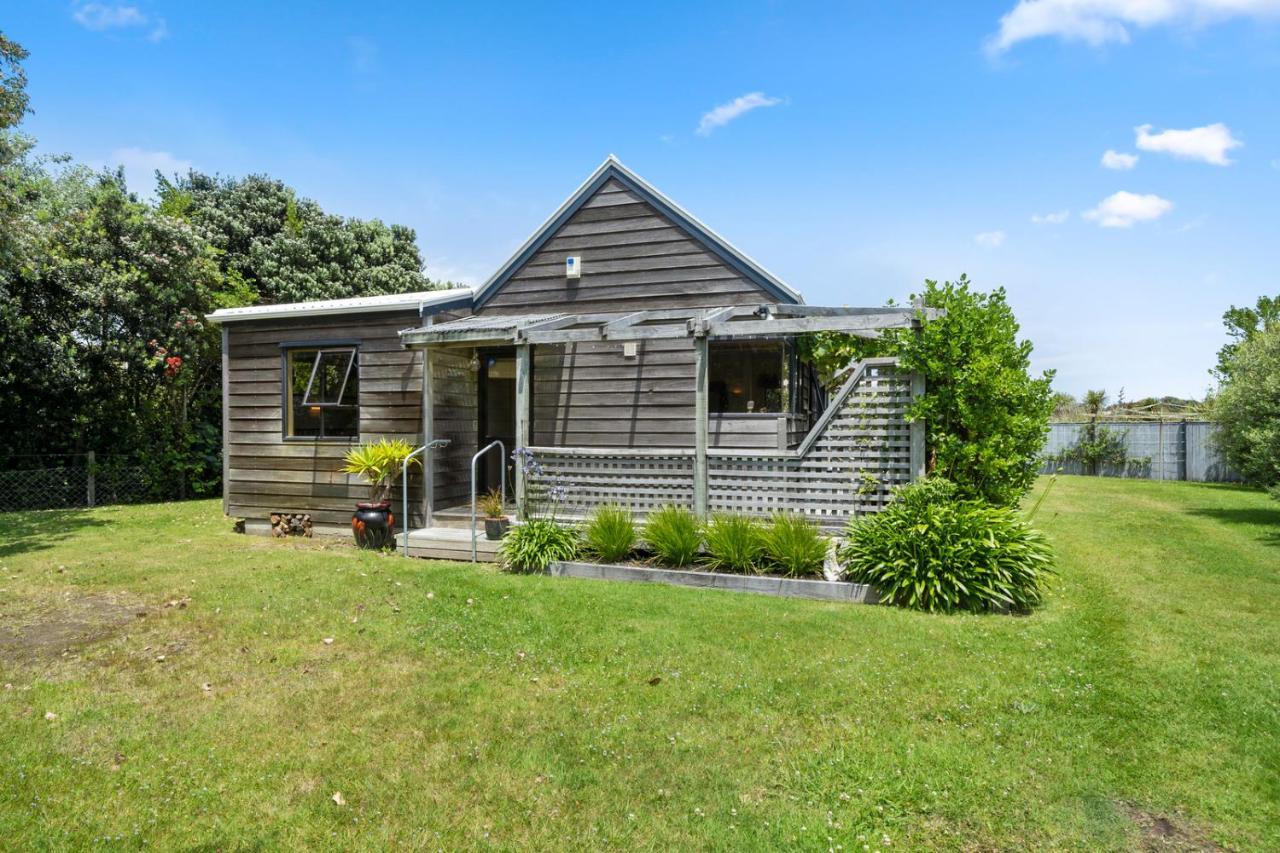 Waimea Cottage - Waikanae Holiday Home Eksteriør billede